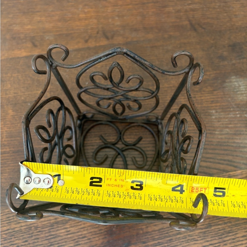 Southern Living at Home Rosedale rubbed iron plant holder storage basket - Picture 5 of 5